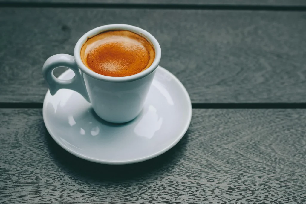 Fra café latte til svampekaffe – sådan får du wellness i koppen