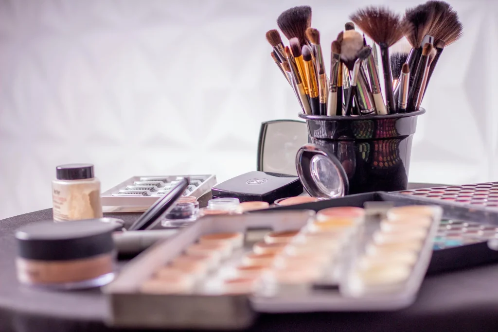 Sådan dækker du et sugemærke med makeup – trin for trin